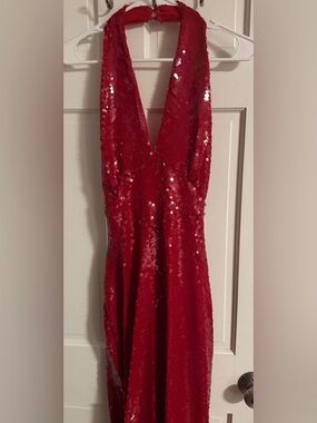 Women’s Bardot Red Sequin Halter Dress NWT Size Large - Stunning
